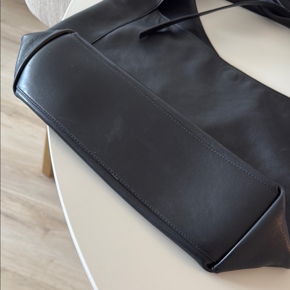 Reformation Medium Victoria Tote bag - Picture 4 of 10